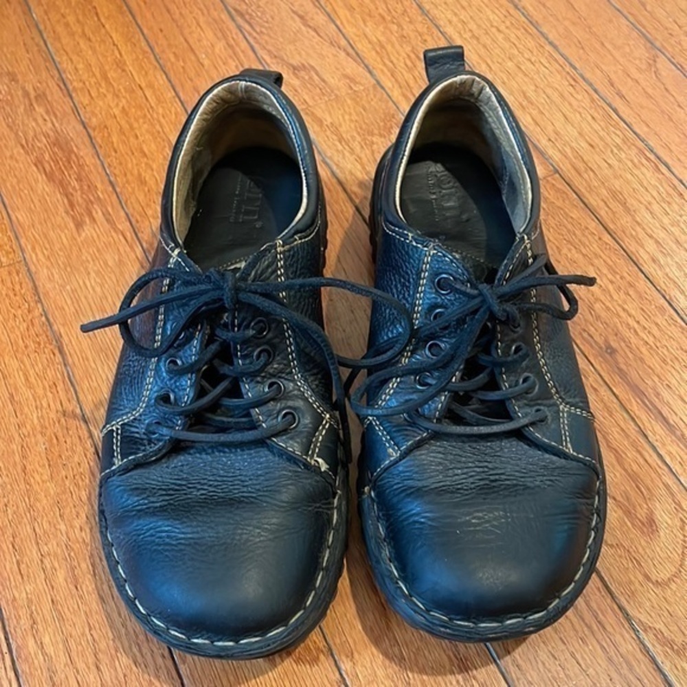 Born black lace up pebbled leather comfort flats w3440